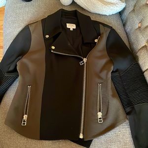Veste aritzia wilfred taille 4 noir et kaki
